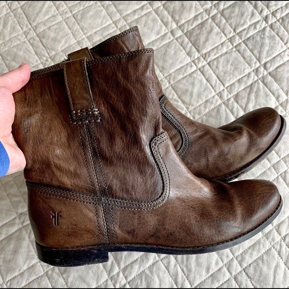 Frye Shoes - Frye Anna Shortie Boot, Size 11, EUC, Brown
